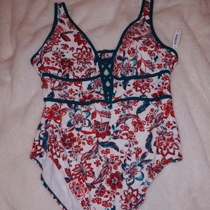 🌊🌊Red and white paisley bathing suit🌊🌊